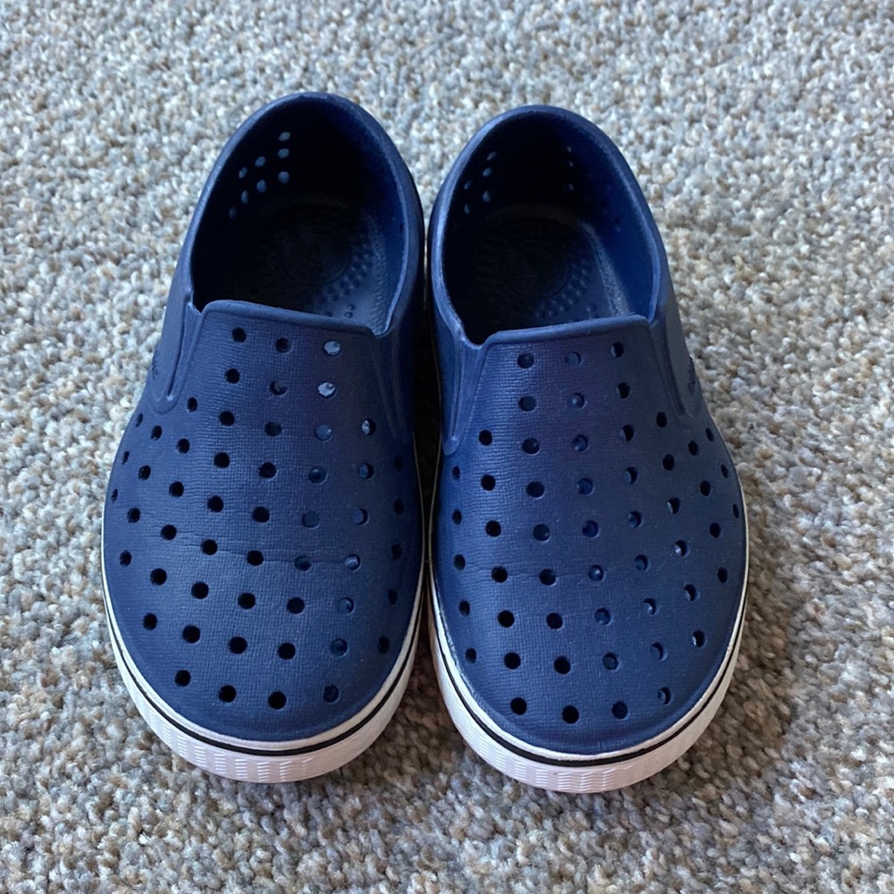 Native 9 toddler shoe